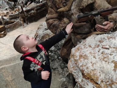 В Шлиссельбург на Мерседесе по Шлиссельбургу на советском мотоцикле с коляской Урал – индивидуальная экскурсия