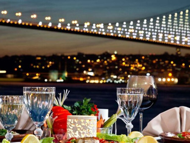 Новогодний круиз: встреча 2026 года на Босфоре с шоу‑программой – групповая экскурсия