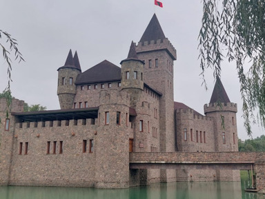 Нальчик, замок Шато-Эркен и термальные источники «Гедуко» из Пятигорска – индивидуальная экскурсия