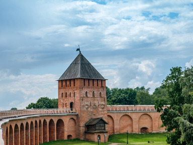 Самостоятельная экскурсия Новгородский Детинец: Кремль в Великом Новгороде