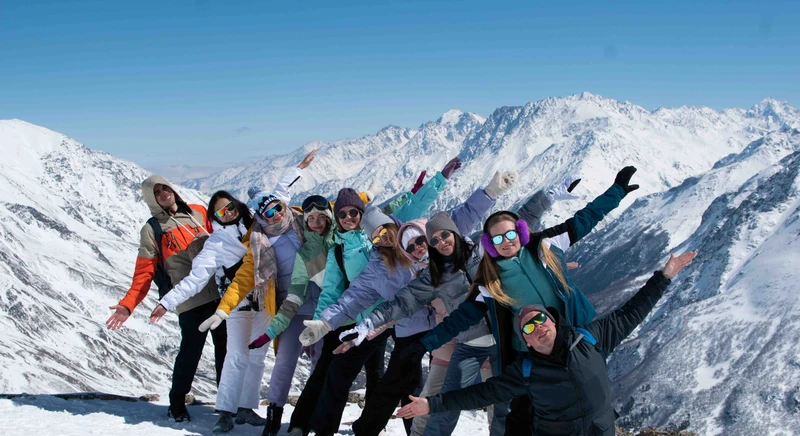 Большой горнолыжный трип по легендарным курортам Кавказа: Эльбрус, Архыз и Домбай с комфортом – авторский тур