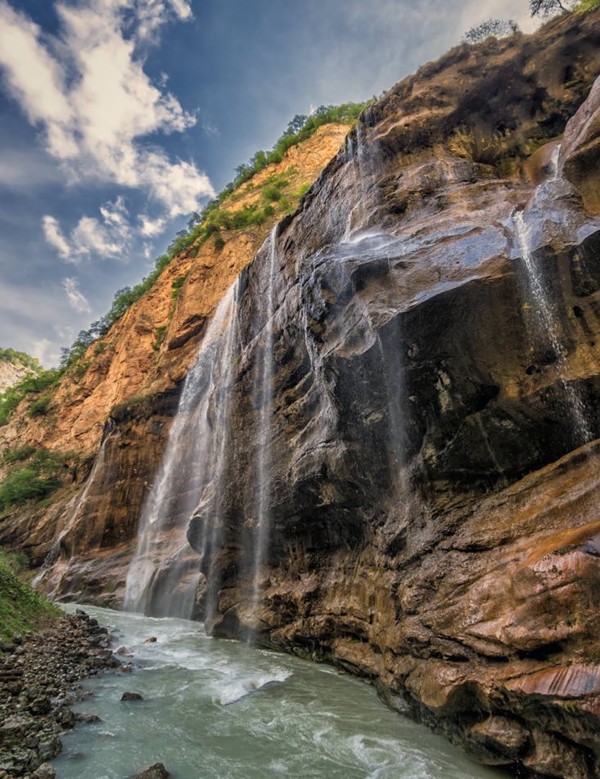 Чегемские водопады, «город мертвых» и озеро Гижгит за 1 день! – групповая экскурсия