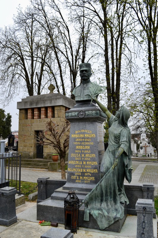 Прогулка по мемориальному комплексу Ново гробле – индивидуальная экскурсия