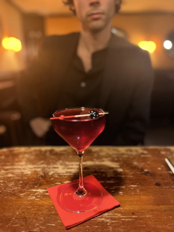 По коктейльным барам Праги с гидом-миксологом (18+) – индивидуальная экскурсия