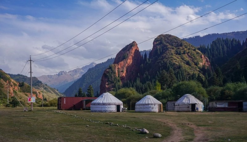Неделя в Киргизии: отдых на Иссык-Куле, прогулки по горам и ночь в юрте – авторский тур