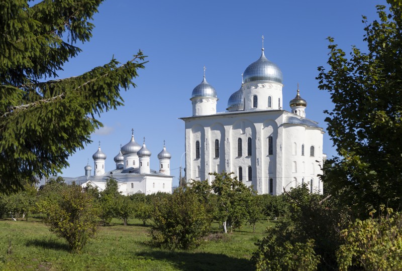 Хутынский и Юрьев монастыри — древние святыни Великого Новгорода (на вашем авто) – индивидуальная экскурсия