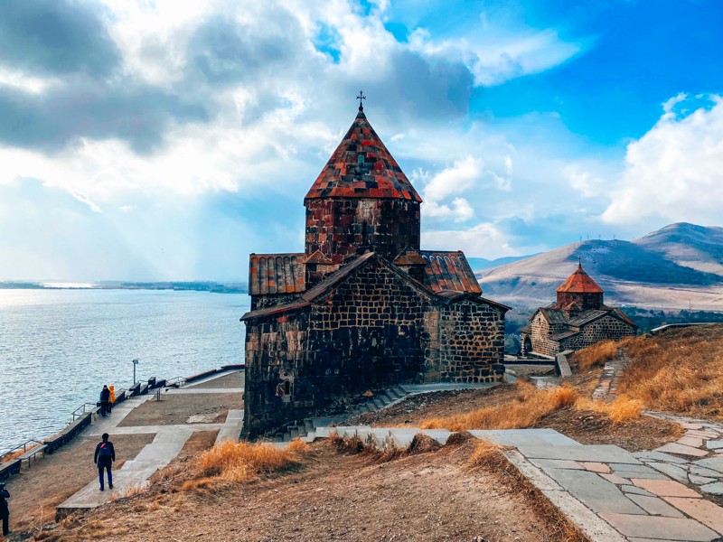 Гранд-тур в Грузию и Армению: дегустация вина, мастер-классы и море гор – авторский тур