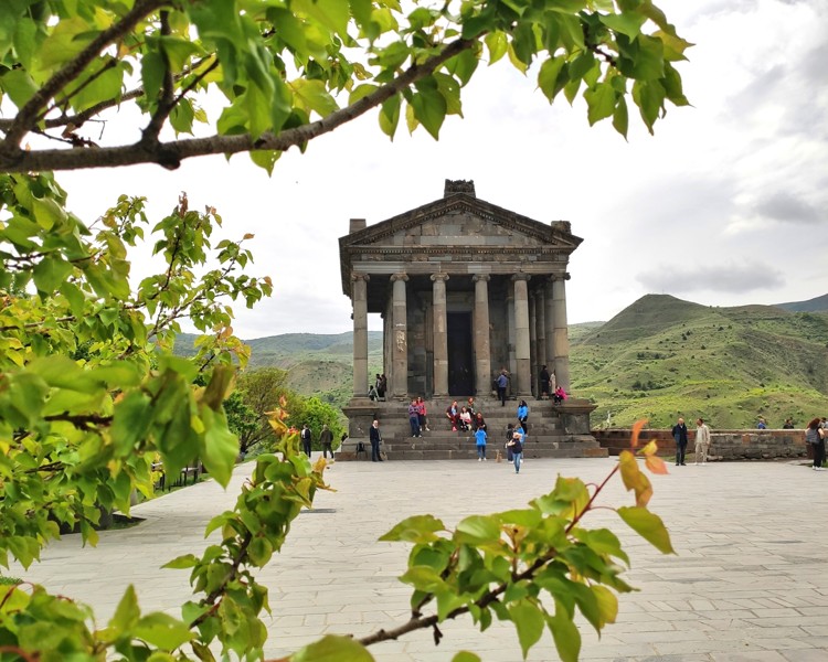 Трансфер из/в аэропорт Еревана + главные красоты Армении – индивидуальная экскурсия