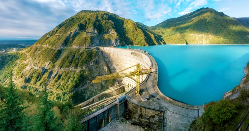 Дворец Дадиани и Ингурская ГЭС за 1 день – индивидуальная экскурсия
