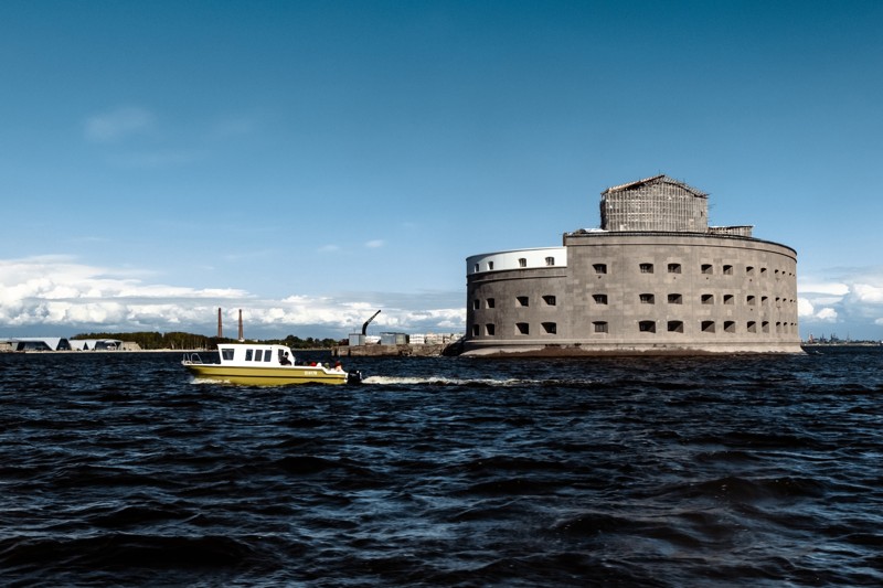 Форты и маяки Кронштадта: прогулка на катере с посещением двух объектов – групповая экскурсия