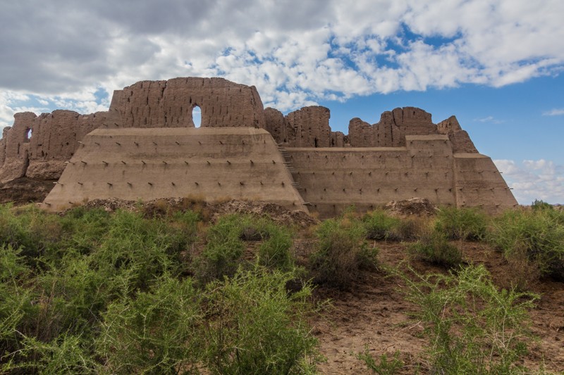 Через пустыни  — к древним крепостям Хорезма – индивидуальная экскурсия