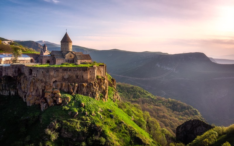 Классический тур в Армению: Ереван, Дилижан, пещерный город и древние монастыри – авторский тур