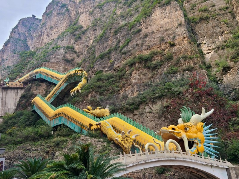 Из Пекина — в живописное ущелье Дракона – индивидуальная экскурсия
