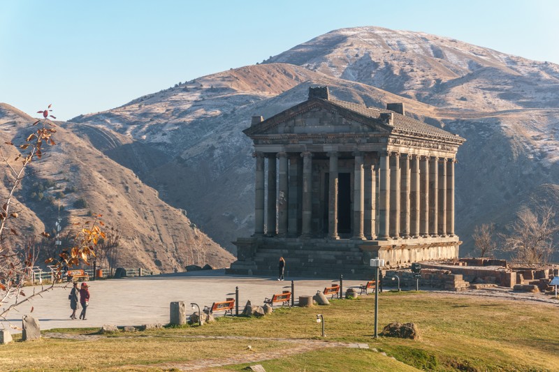 Армения за 1 день: Храм Гарни, монастырь Гегард и озеро Севан – индивидуальная экскурсия