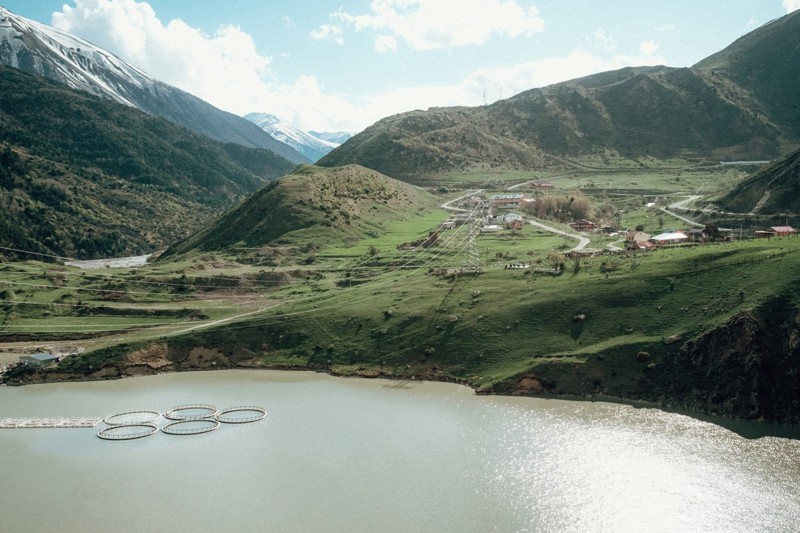 Ущелья, горные селения и арт-объекты. Топовые места Северной Осетии