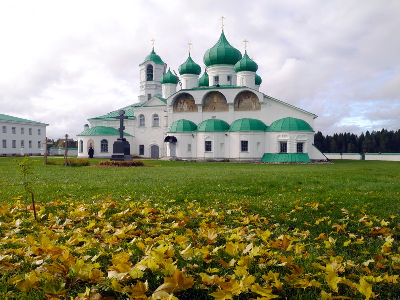 Из Петербурга к древним монастырям (в мини-группе) – групповая экскурсия