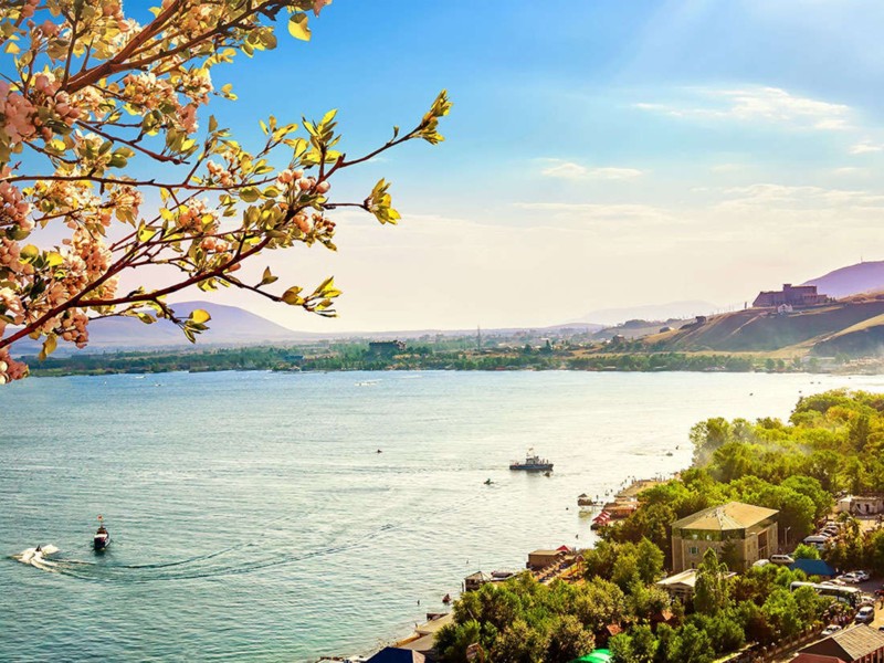 Горные курорты Дилижан, Цахкадзор и озеро Севан за один день – групповая экскурсия