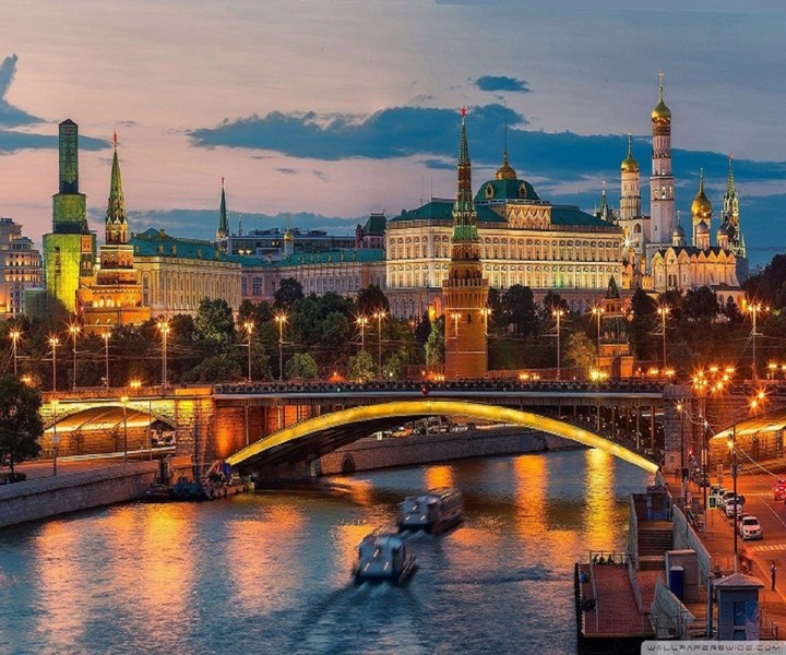 Вокруг Кремля: прогулка на закате – групповая экскурсия
