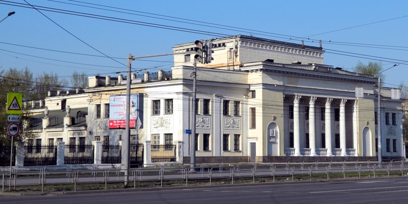 «Двенадцать стульев» и прогулка по соцгородку Челябинского тракторного завода – групповая экскурсия