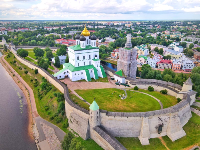 Печоры — Изборск — Псков: однодневная автобусная экскурсия из Петербурга