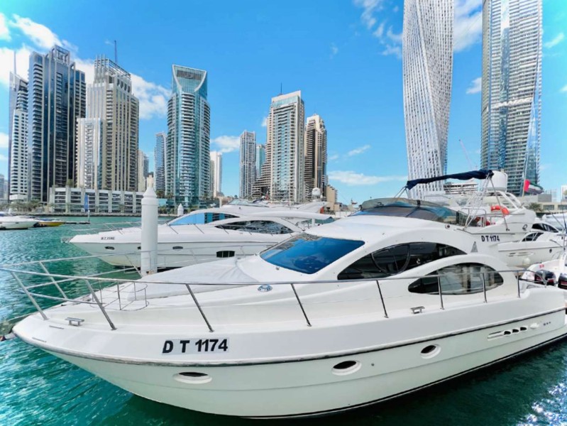 Прогулка на VIP-яхте по Дубаю — с купанием или рыбалкой – индивидуальная экскурсия