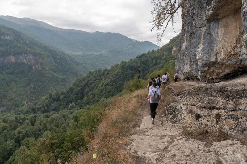 Пешком по сказочному Ластиверу: пещеры, водопады, леса – индивидуальная экскурсия