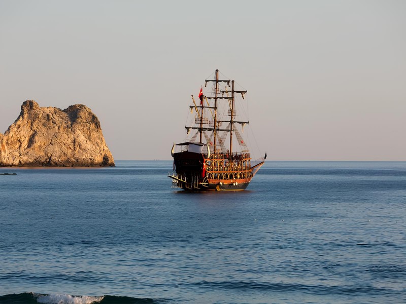 На пиратской яхте — к лучшим пляжам Аланьи – групповая экскурсия