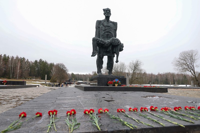 Трансфер из Минска в мемориальный комплекс «Хатынь» и обратно – индивидуальная экскурсия