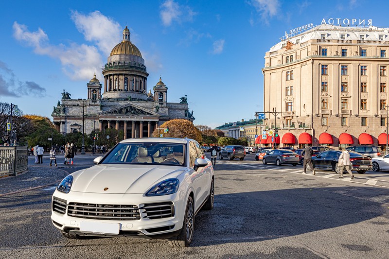 Петербург на Porsche Cayenne с панорамной крышей – индивидуальная экскурсия