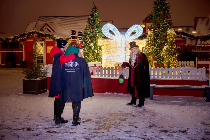 Вечерний спектакль-променад «Новогоднее путешествие по Сочи с Фаролеро» – групповая экскурсия