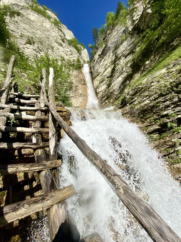 В Шарой из Грозного: башенный комплекс + один из самых высоких водопадов Чечни – индивидуальная экскурсия