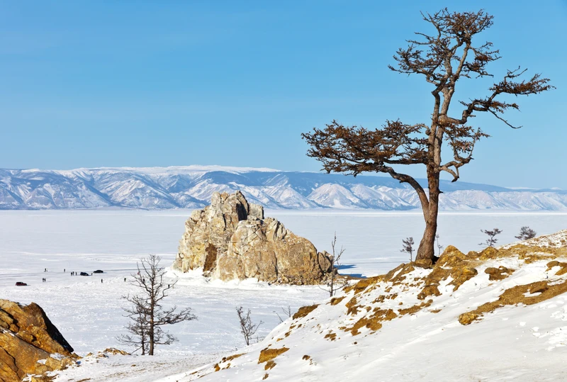 Тур «всё включено» по зимнему Байкалу: Горячинск, Ольхон, Чивыркуйский залив и волшебный лёд – авторский тур