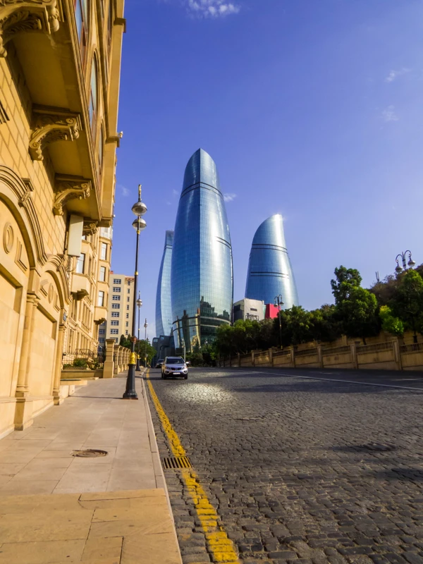 Древний Баку и его пылающие небоскрёбы – индивидуальная экскурсия