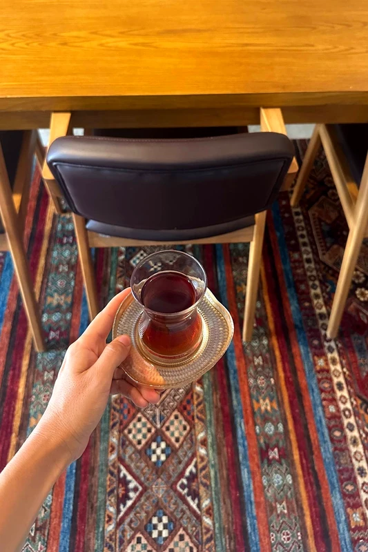 Прогулка с аудиогидом по району Кадыкёй: кофе, базар и чайный сад – индивидуальная экскурсия