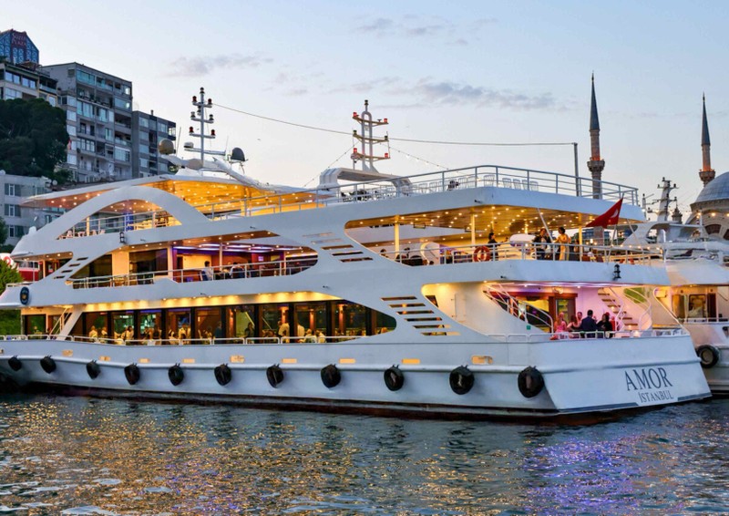 Панорама Босфора — круиз с напитками и трансфером из центра Стамбула – групповая экскурсия