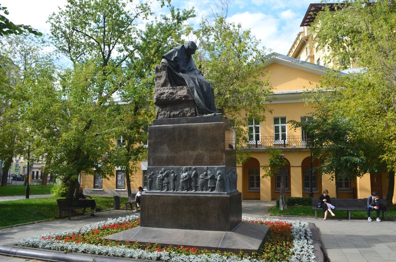 От Пушкина — до Гоголей. Прогулка по Тверскому и Никитскому бульварам – индивидуальная экскурсия