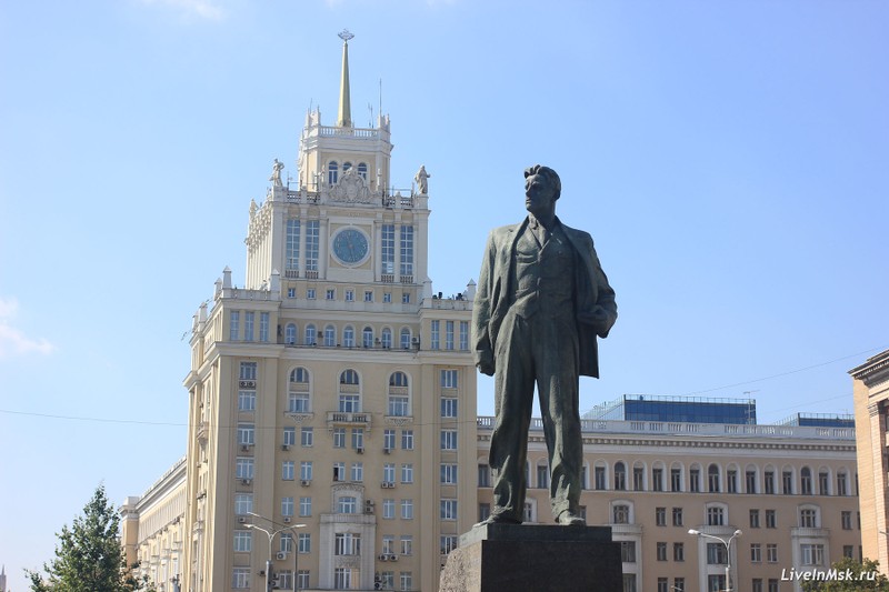 «Разрешите представиться. Маяковский» – индивидуальная экскурсия
