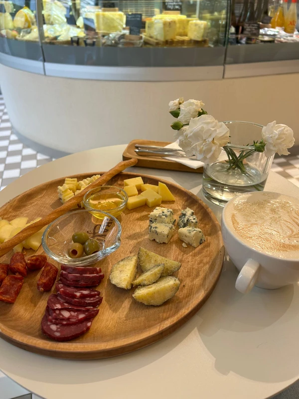 Лучший день в Калининграде: экскурсия по центру + дегустация сыра