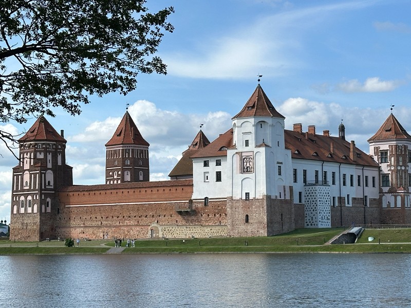 Трансфер к замкам Несвиж, Мир, Коссово — из Бреста и обратно – индивидуальная экскурсия