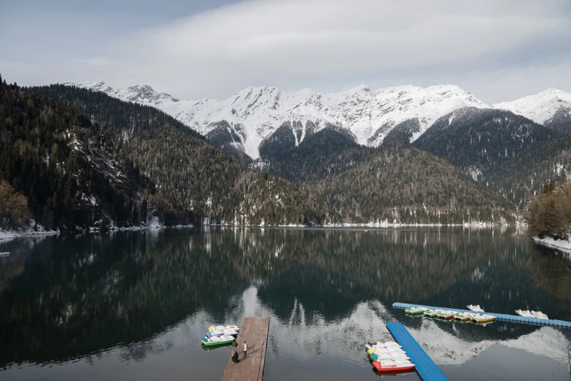Зимняя Абхазия: фотопутешествие к озеру Рица и в Гагру – индивидуальная экскурсия