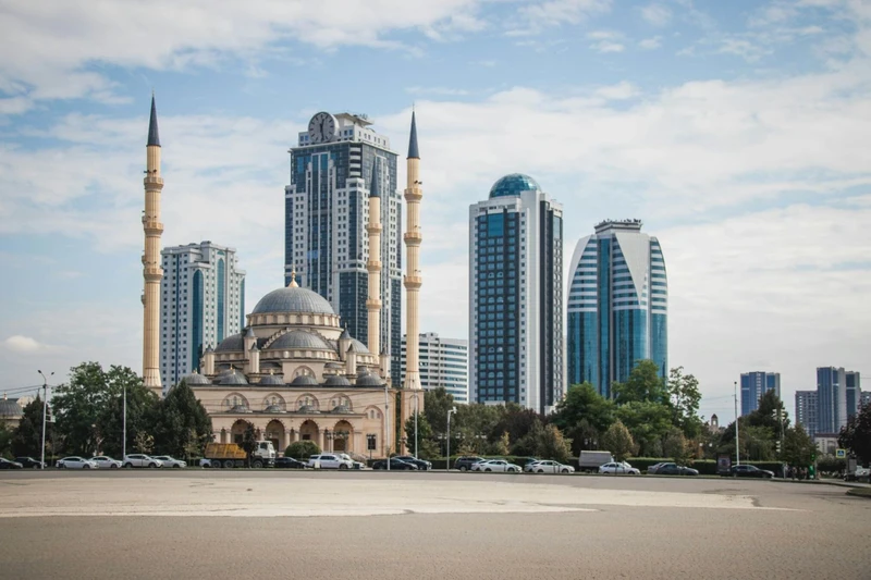 Аудиоэкскурсия по центру и необычным уголкам Грозного