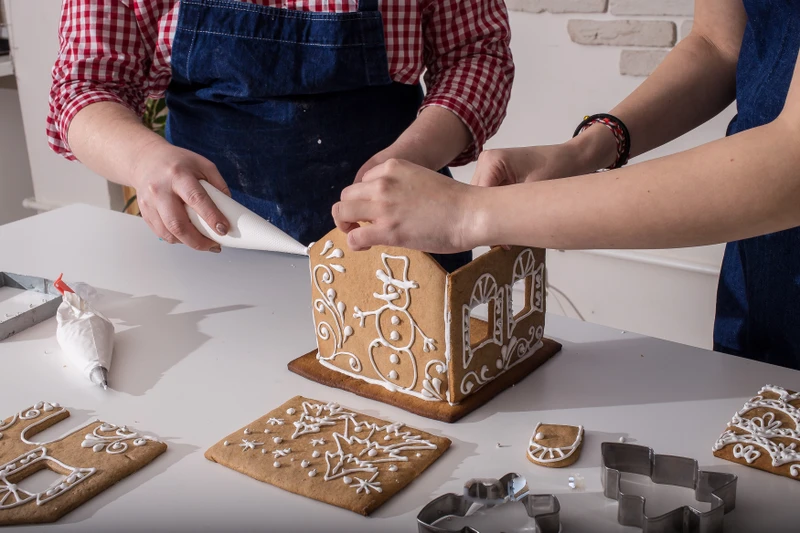 Мастер-класс по изготовлению пряничного домика в Петербурге – групповая экскурсия