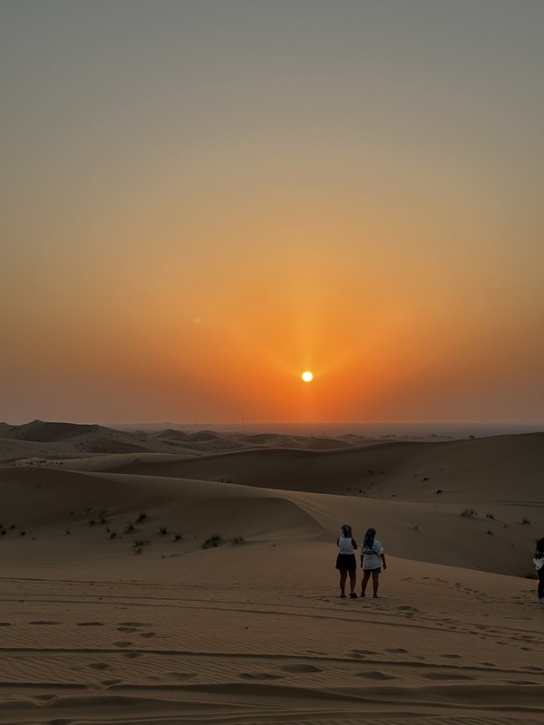 Джип-сафари в пустыне Дубая с ужином и шоу – групповая экскурсия