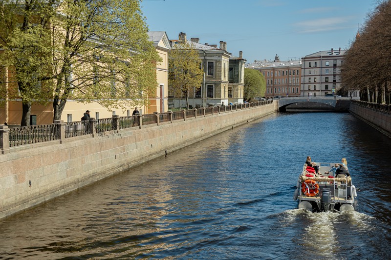 По рекам утреннего Петербурга — на катере и в небольшой группе – групповая экскурсия