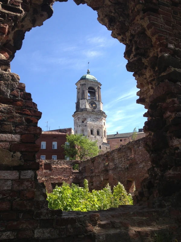 Автобусная экскурсия из Петербурга — в средневековый Выборг