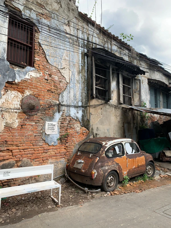 Город ангелов и искушений — глазами местных жителей – индивидуальная экскурсия