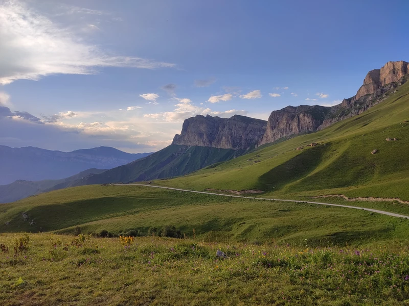 К Чегемским водопадам и озеру Гижгит через перевал Актопрак – индивидуальная экскурсия