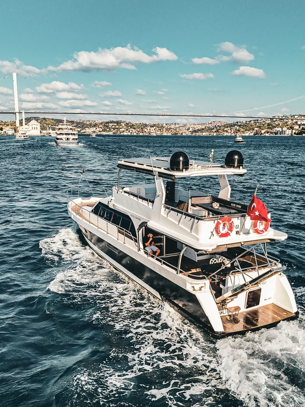 Свидание с Босфором: прогулка по проливу на яхте – индивидуальная экскурсия