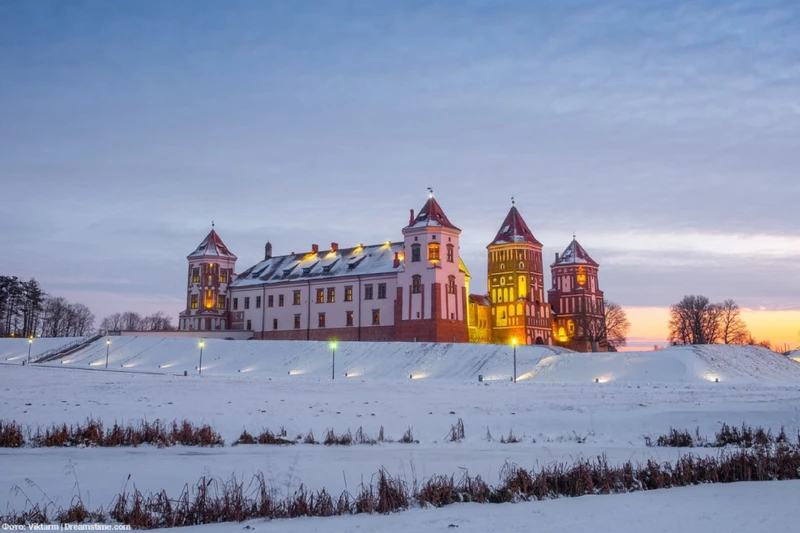 Средневековое наследие Беларуси: из Минска к замкам Несвижа и Мира – индивидуальная экскурсия