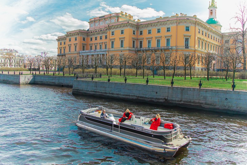 На индивидуальном катере — по каналам Петербурга! – индивидуальная экскурсия